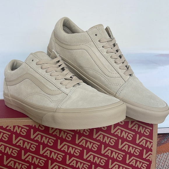 Vans Men’s Old Skool
Mono Suede Tan
VN000CP5TAN
Sneakers - Picture 5 of 16
